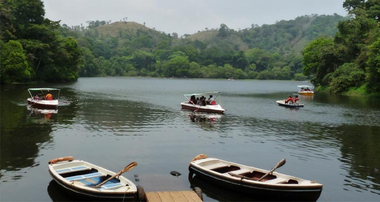 Pookot Lake Wayanad Tourist Attraction